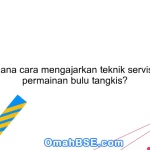 Bagaimana cara mengajarkan teknik servis dalam permainan bulu tangkis?