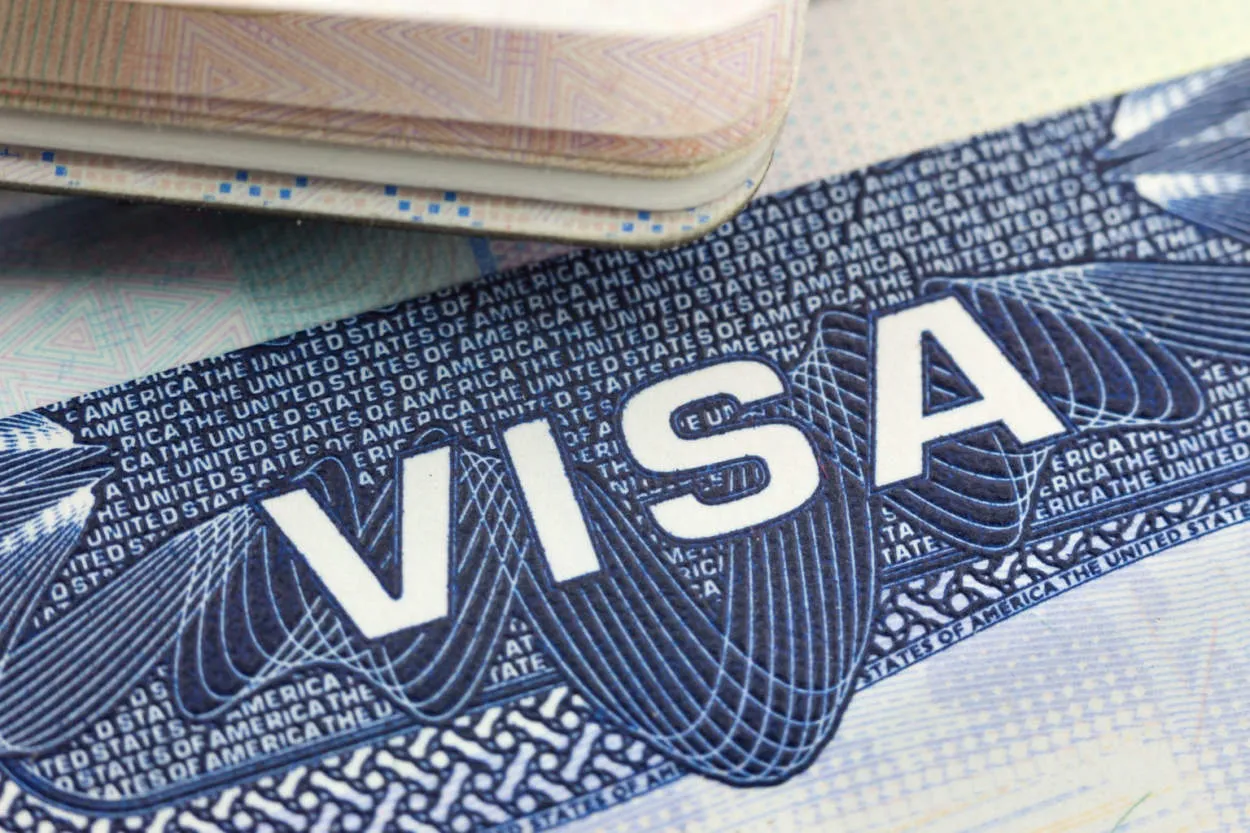 how-to-get-a-work-visa-in-the-us-career